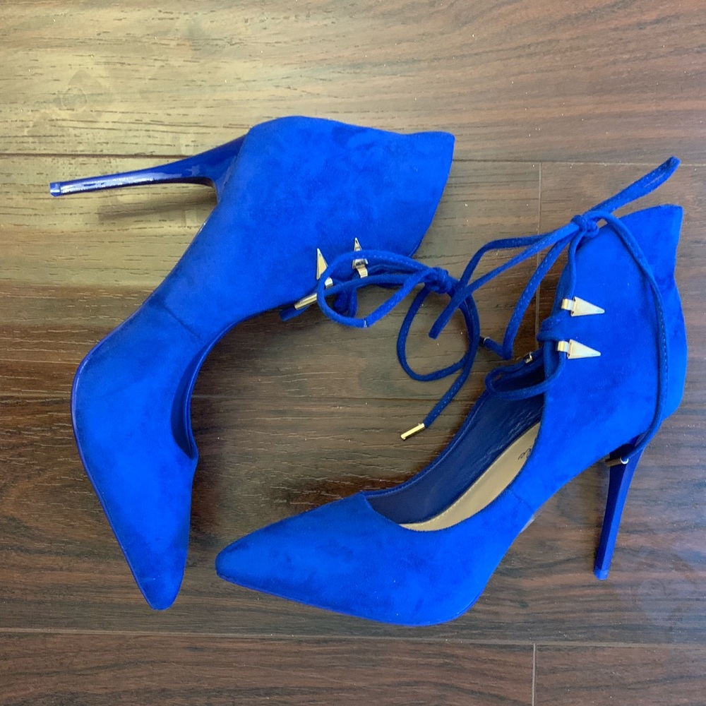 Blue Suede Pumps 🔵 with gold trim 4.5” heels